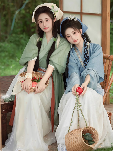 Wei-Jin Dynasty Hanfu: Ethereal Elegance of a Free-Spirited Era