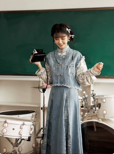 Modern Hanfu & Neo-Chinese: Han Elements for Real Life