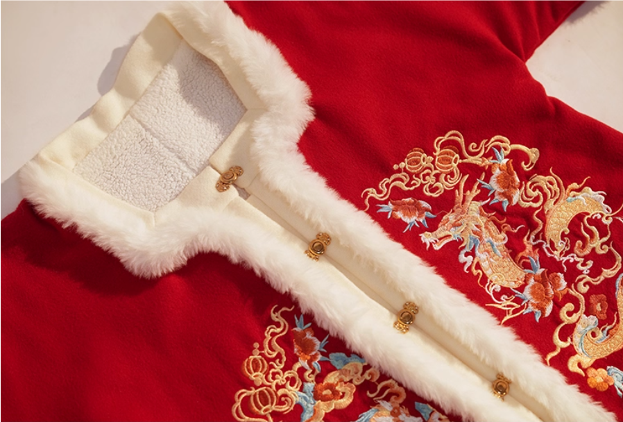 Ming Dynasty Hanfu Aoqun Horse-faced Skirt Improved with Velvet Thickened Coat Skirt Daily Costume