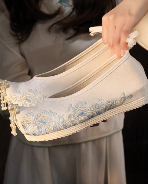 Hanfu Shoes Women's New Style Shoes Ancient Shoes Embroidered Shoes Inner Increase Shoes Traditional Cloth Shoes Platform Shoes