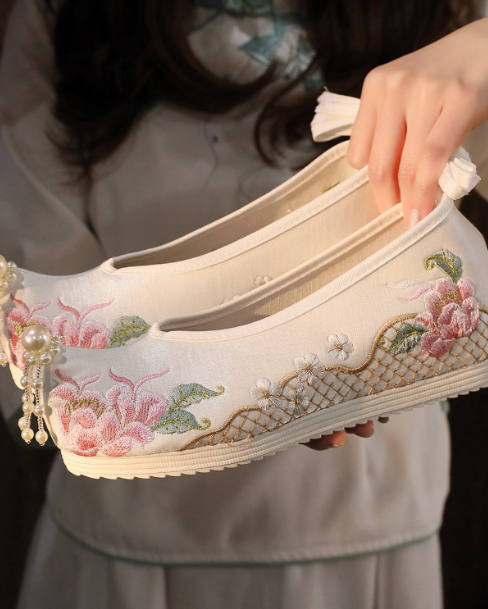 Hanfu Shoes Women's New Style Shoes Ancient Shoes Embroidered Shoes Inner Increase Shoes Traditional Cloth Shoes Platform Shoes