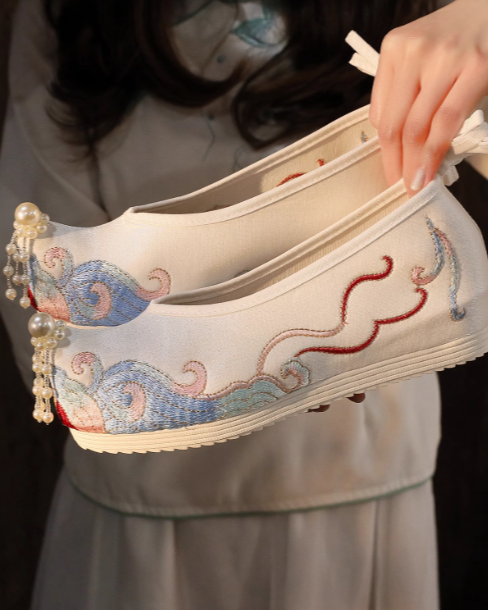 Hanfu Shoes Women's New Style Shoes Ancient Shoes Embroidered Shoes Inner Increase Shoes Traditional Cloth Shoes Platform Shoes