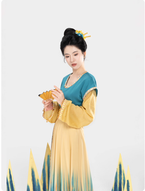 [蓝珀金沙]Tang Dynasty Hanfu Vest with Round Collar Shirt and Skirt (Preorder)