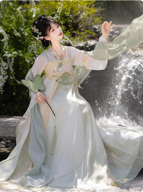 【梨花诗】Tang Dynasty chest length Ruqun Hanfu skirt set