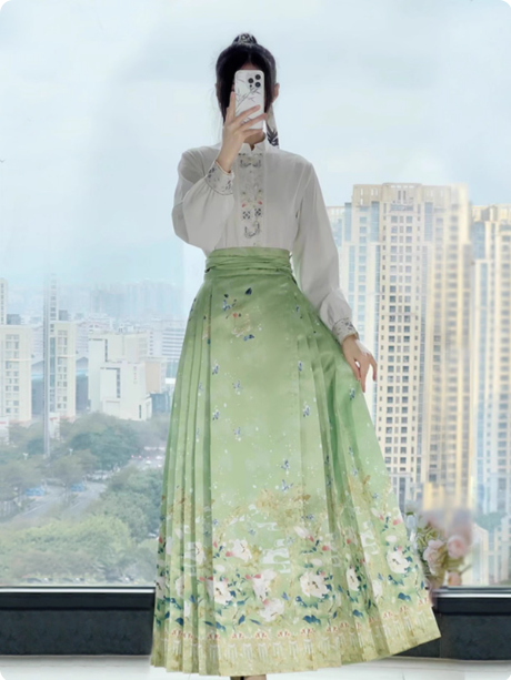 【花香碟语】Ming style standing collar Chinese Hanfu horse face skirt