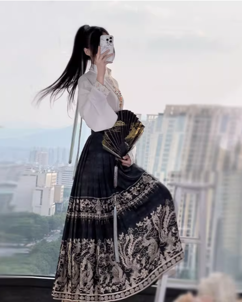 [龙凤金色】Ming Dynasty Hanfu Ma Mian Skirt Set Dragon Phoenix Skirt