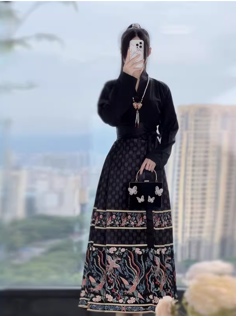 Ming Dynasty Hanfu Chinese style suit horse face skirt
