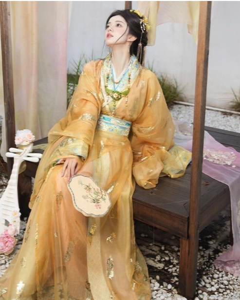 齐光 Rising Light Fantasy Han Dynasty Golden Zhiju Robe