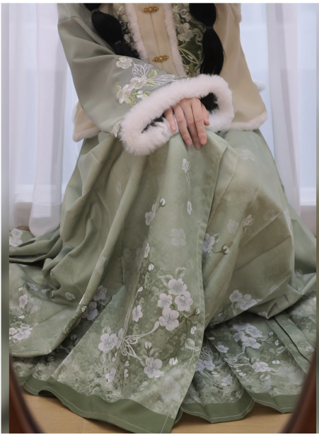 [花宠蝶]Square collar Ming style Hanfu Aoqun embroidered horse face skirt set