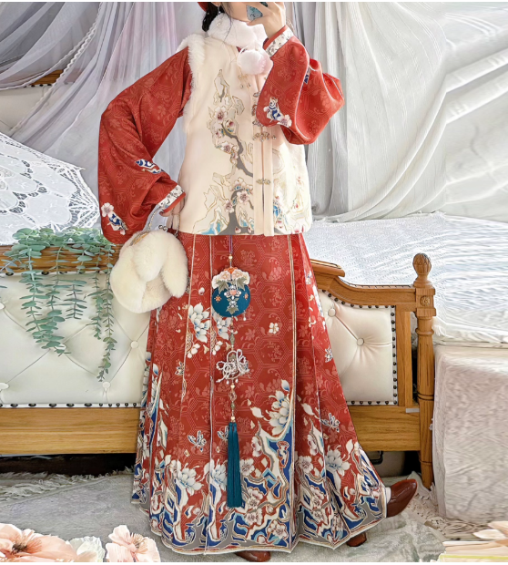 【初雪】Ming style square collar Bijia Hanfu Aoqun horse face skirt