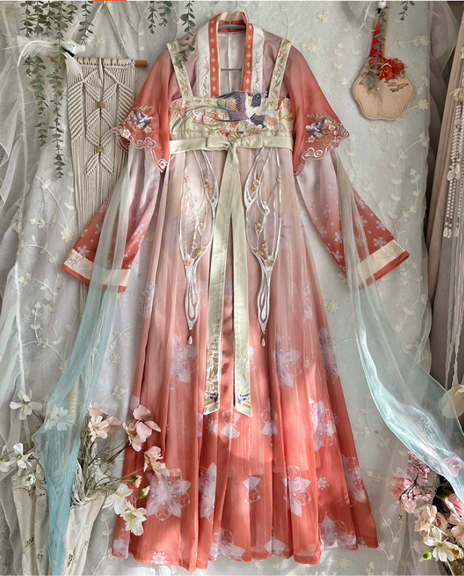 【燕春归】Hanfu Tang embroidery chest tied fairy Ruqun