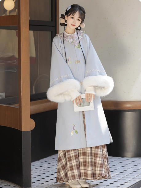 Ming Dynasty Hanfu New Chinese style Woolen Coat Aoqun Set