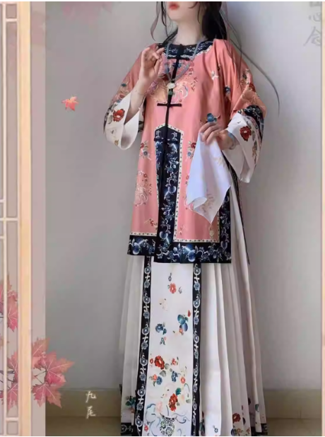 【满满】Qing  Dynasty Hanfu Aoqun ethnic clothing printed horse face skirt set