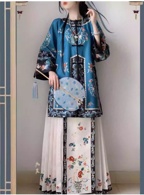 【满满】Qing  Dynasty Hanfu Aoqun ethnic clothing printed horse face skirt set