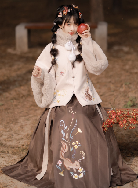 [松鼠果果]Ming Dynasty Hanfu Chinese style Aoqun set