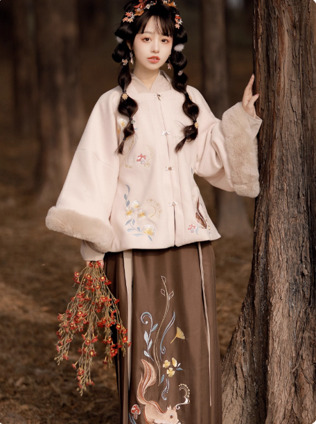 [松鼠果果]Ming Dynasty Hanfu Chinese style Aoqun set