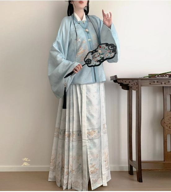 【白玉桃桃】Ming Dynasty Hanfu Aoqun horse face skirt set