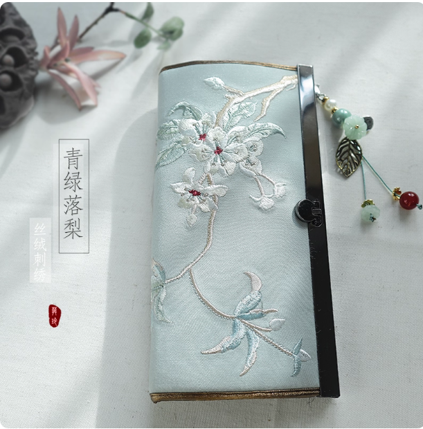 Hand embroidered Hanfu canvas wallet