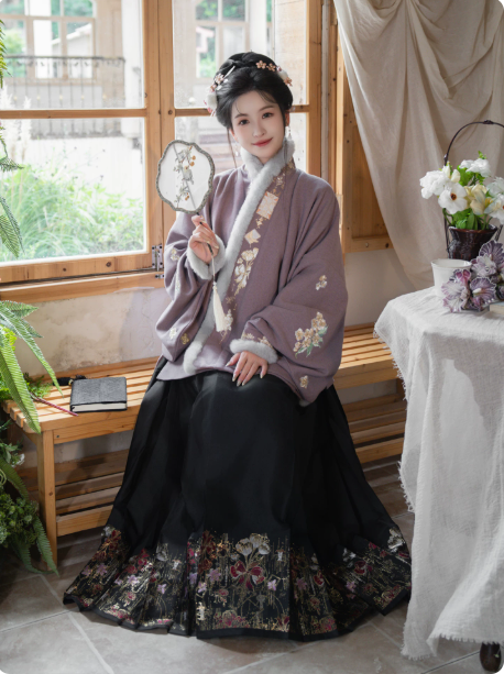 [花束玫瑰]Ming-style Hanfu Set: Fleece-lined Winter Short Ao (Cross-collar) & Horse-face Skirt