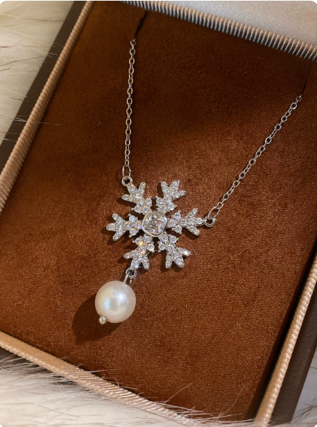 Snowflake Pearl Necklace | Winter Elegance