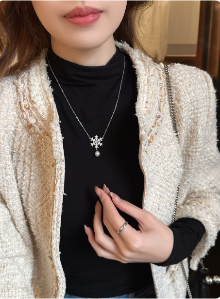 Snowflake Pearl Necklace | Winter Elegance