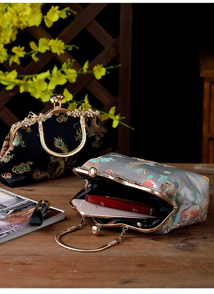 2025 New Women Embroidery Flowers Wedding Clutch Bags Metal Handel Handbags Party Women Clutch Bags