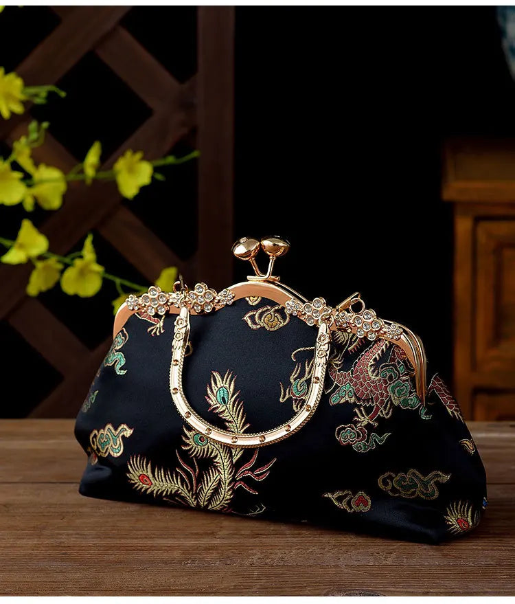 2025 New Women Embroidery Flowers Wedding Clutch Bags Metal Handel Handbags Party Women Clutch Bags