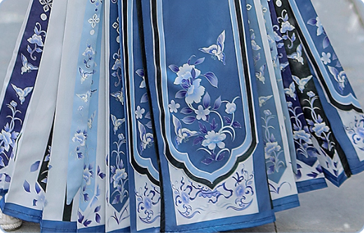 Qing Dynasty women's Hanfu Aoqun autumn and winter thickened ancient costume